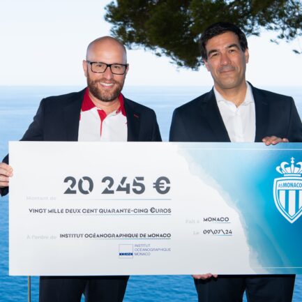 L'AS Monaco Remet un Chèque de 20 245 Euros à l'Institut Océanographique